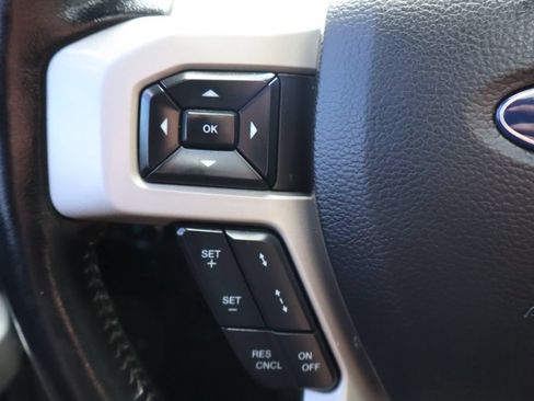 Used 2022 Ford F250 Lariat w/ Lariat Ultimate Package AWD/4WD image 30