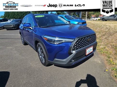 Used 2022 Toyota Corolla Cross XLE w/ Convenience Package AWD/4WD image 10