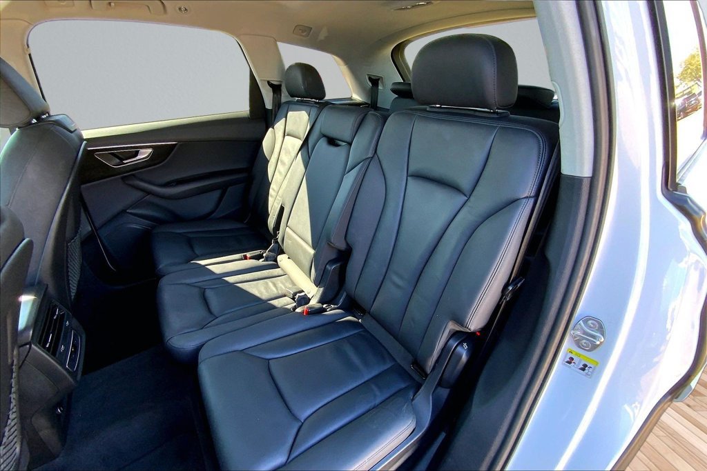 Used 2023 Audi Q7 3.0T Premium AWD/4WD image 25