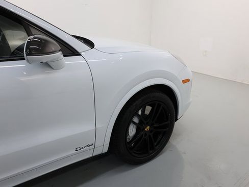 Used 2020 Porsche Cayenne Turbo image 64