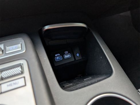 Used 2025 Genesis GV70 3.5T Sport w/ Sport Advanced Package image 34