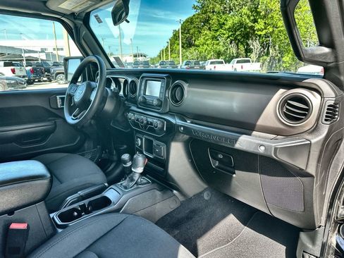 Used 2021 Jeep Wrangler Unlimited Sport AWD/4WD image 28