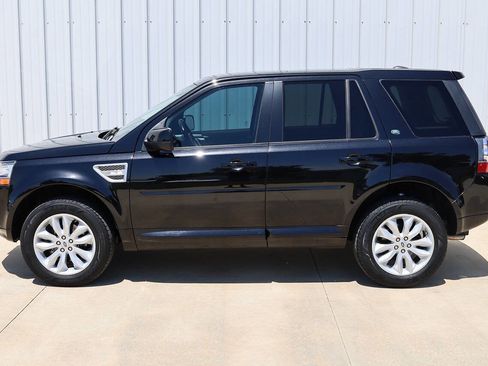 Used 2013 Land Rover LR2 HSE AWD/4WD image 2