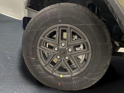 New 2025 Jeep Gladiator Sport image 35