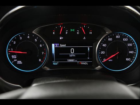 Used 2018 Chevrolet Malibu LT w/ Leather Package FWD image 8