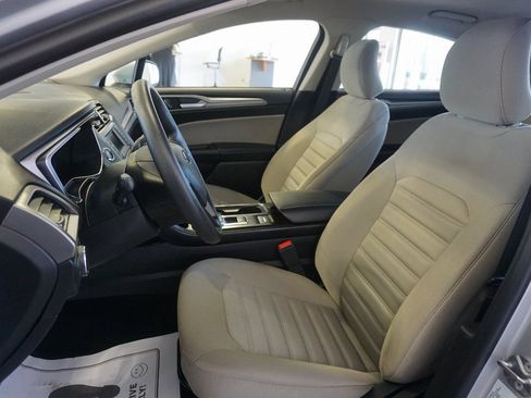 Used 2018 Ford Fusion S image 15