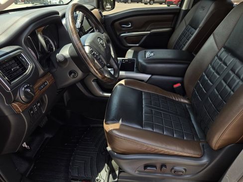 Used 2019 Nissan Titan Platinum Reserve RWD image 19