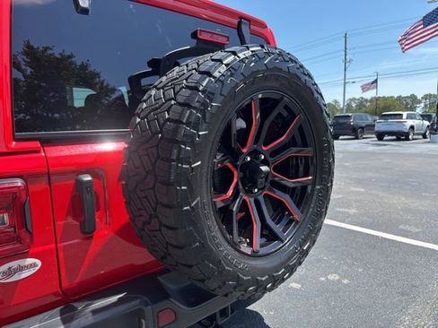 Used 2023 Jeep Wrangler Unlimited Rubicon w/ Dual Top Group AWD/4WD image 28