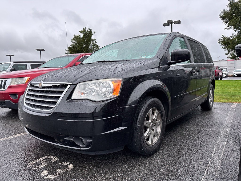 Used 2008 Chrysler Town & Country Touring FWD image 2