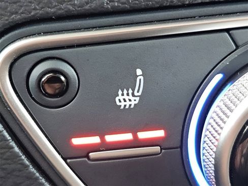 Used 2022 Audi Q5 2.0T Premium image 12