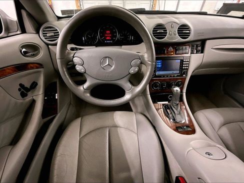 Used 2005 Mercedes-Benz CLK 320 Cabriolet image 6