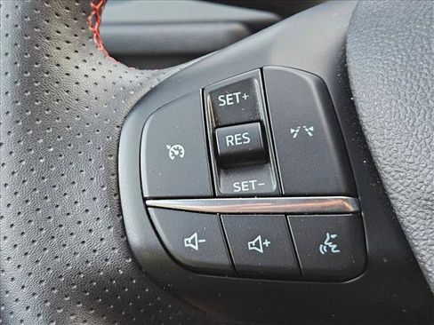 Used 2025 Ford Escape ST-Line FWD image 19
