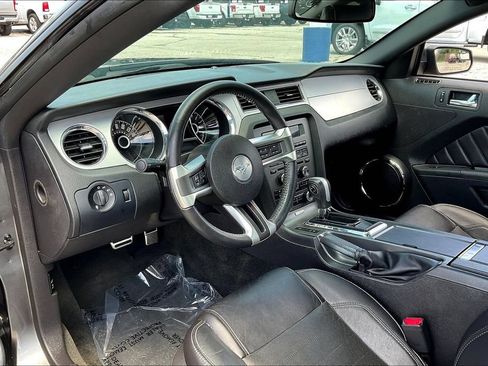 Used 2014 Ford Mustang GT Premium w/ Comfort Package RWD image 8