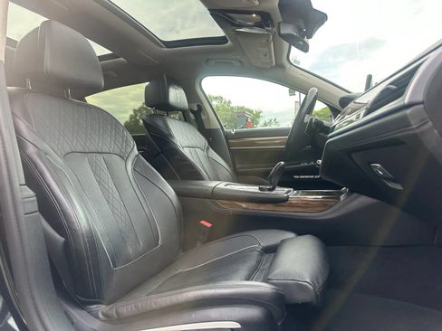 Used 2017 BMW 750i xDrive AWD/4WD image 14