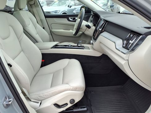 Certified 2024 Volvo XC60 B5 Plus w/ Protection Package Premier AWD/4WD image 11