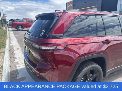 Used 2024 Jeep Grand Cherokee Limited w/ Luxury Tech Group II AWD/4WD image 4