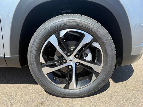 New 2026 Chevrolet Trax RS w/ Driver Confidence Package FWD image 37