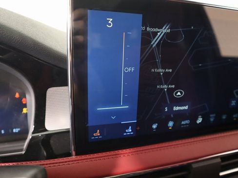New 2026 Lincoln Corsair Reserve w/ Jet Appearance Package FWD image 8