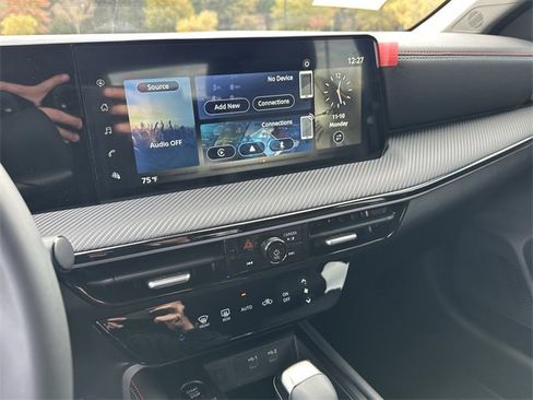 New 2025 Nissan Kicks SR image 21