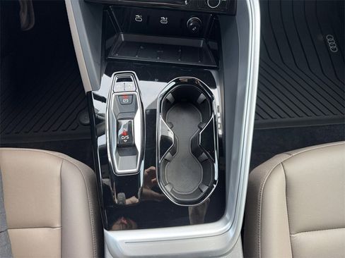 Used 2025 Audi Q5 Premium Plus w/ Premium Plus image 18