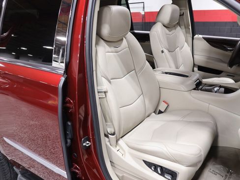 Used 2016 Cadillac Escalade Luxury AWD/4WD image 46