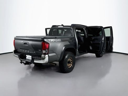 Used 2019 Toyota Tacoma TRD Off-Road AWD/4WD image 22