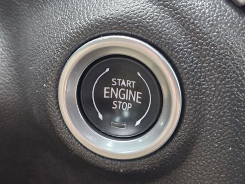 Used 2021 GMC Sierra 1500 SLT image 24