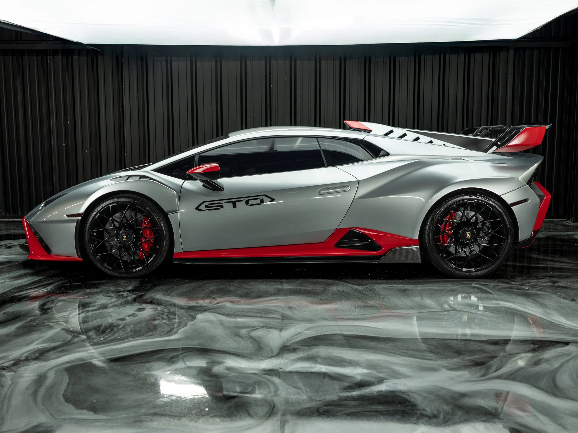 Used 2023 Lamborghini Huracan STO RWD image 8