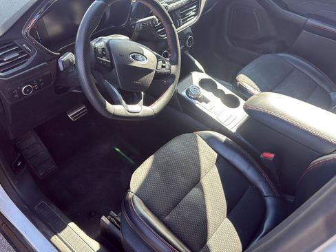 Used 2023 Ford Escape ST-Line Select AWD/4WD image 7
