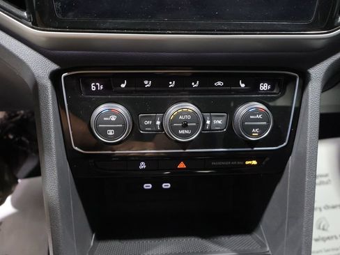 Used 2021 Volkswagen Atlas Cross Sport SEL AWD/4WD image 28