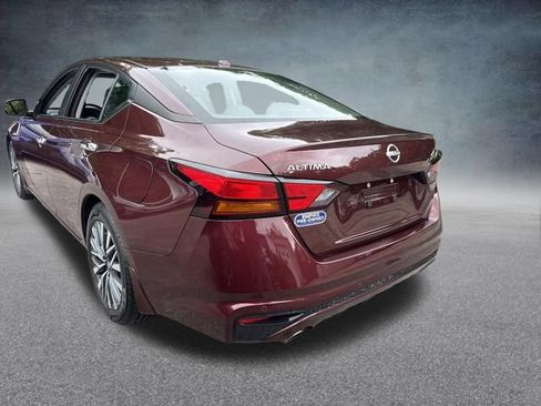 Used 2024 Nissan Altima 2.5 SV w/ SV Premium Package FWD image 11