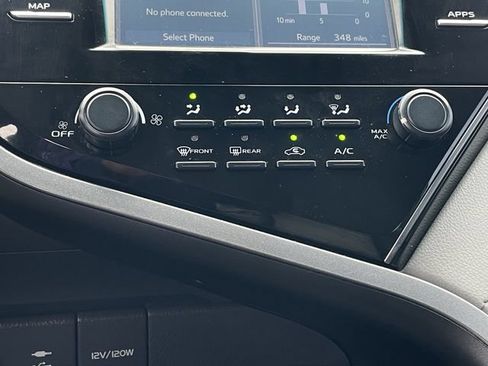 Used 2019 Toyota Camry LE FWD image 19
