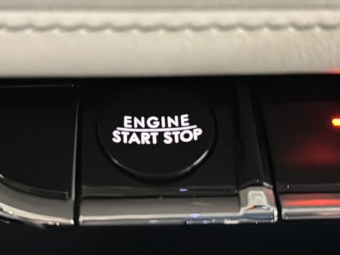 Used 2025 Lincoln Aviator AWD image 23