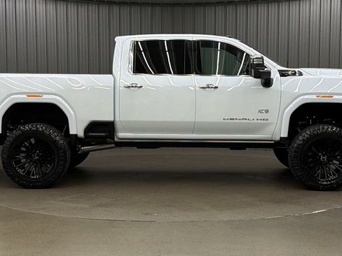 Used 2026 GMC Sierra 3500 Denali Ultimate AWD/4WD image 6