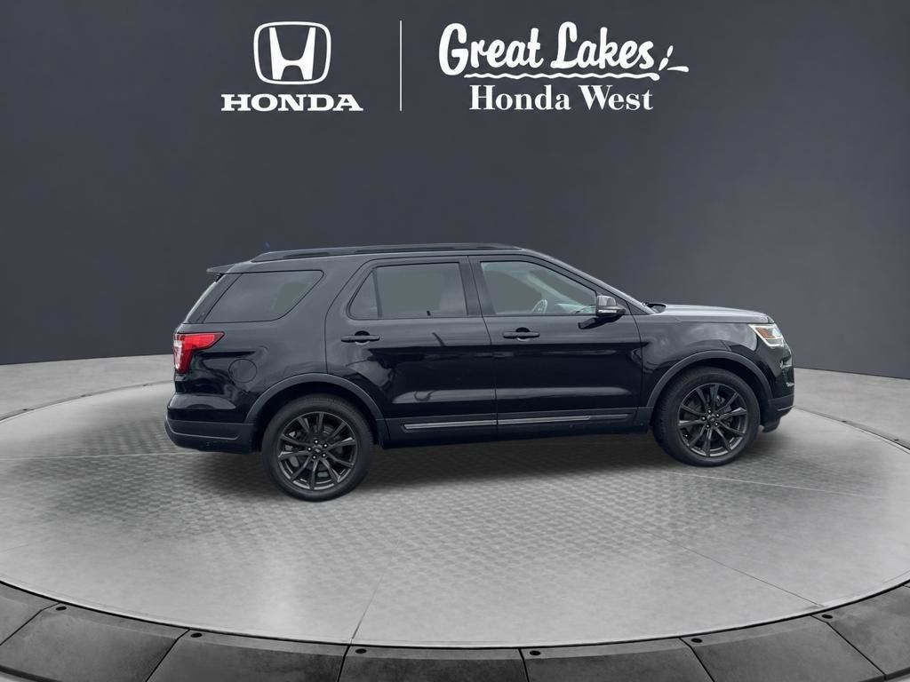 Used 2018 Ford Explorer XLT w/ Equipment Group 202A AWD/4WD image 7