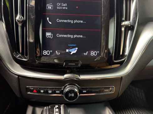 Used 2018 Volvo XC60 T5 Momentum image 13