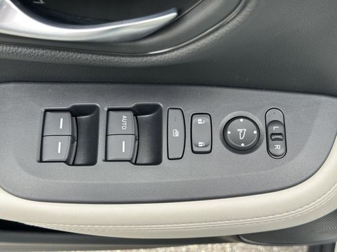 New 2026 Honda HR-V LX image 12