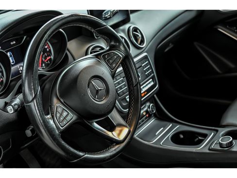 Used 2018 Mercedes-Benz CLA 250 image 15