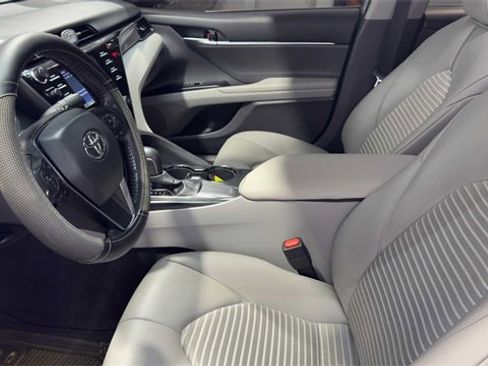 Used 2019 Toyota Camry SE image 21