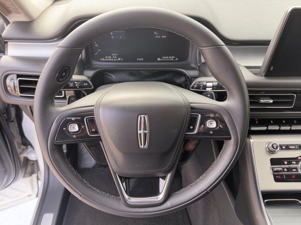 Used 2024 Lincoln Aviator AWD w/ Premium Package image 10