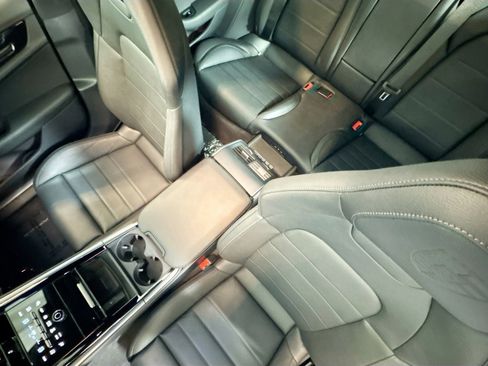 Used 2025 Porsche Panamera image 19