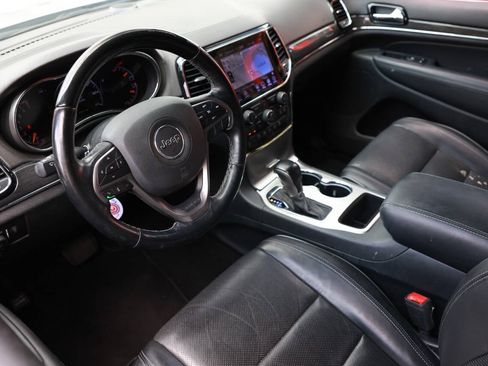Used 2020 Jeep Grand Cherokee Overland RWD image 19