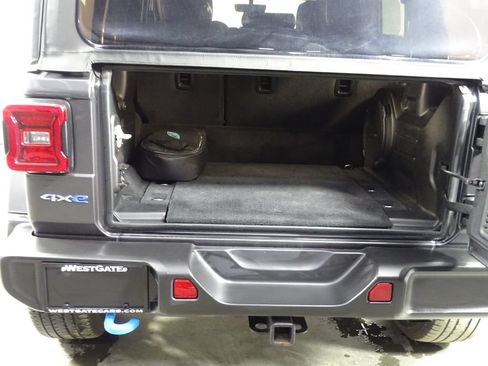 Used 2023 Jeep Wrangler Unlimited Sahara AWD/4WD image 14
