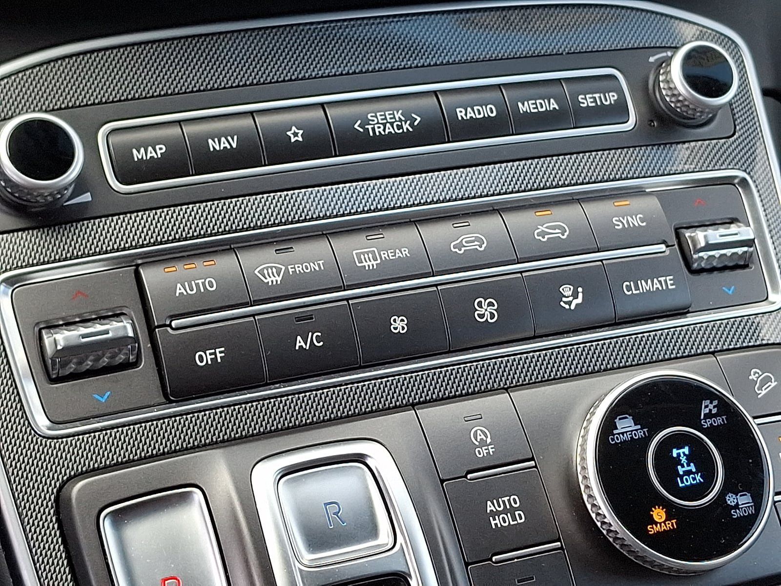 Certified 2023 Hyundai Santa Fe Limited AWD/4WD image 17