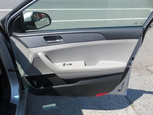 Used 2018 Hyundai Sonata SE FWD image 26