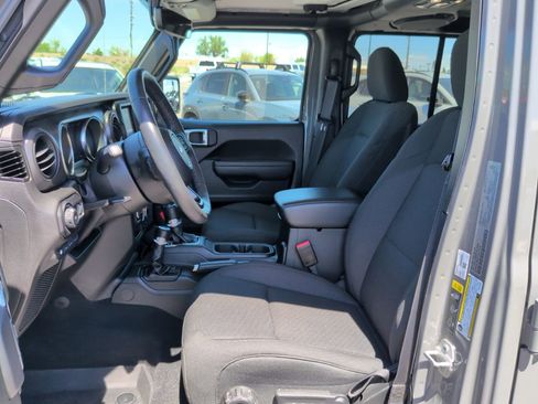 Used 2023 Jeep Wrangler Unlimited w/ Cold Weather Group AWD/4WD image 9