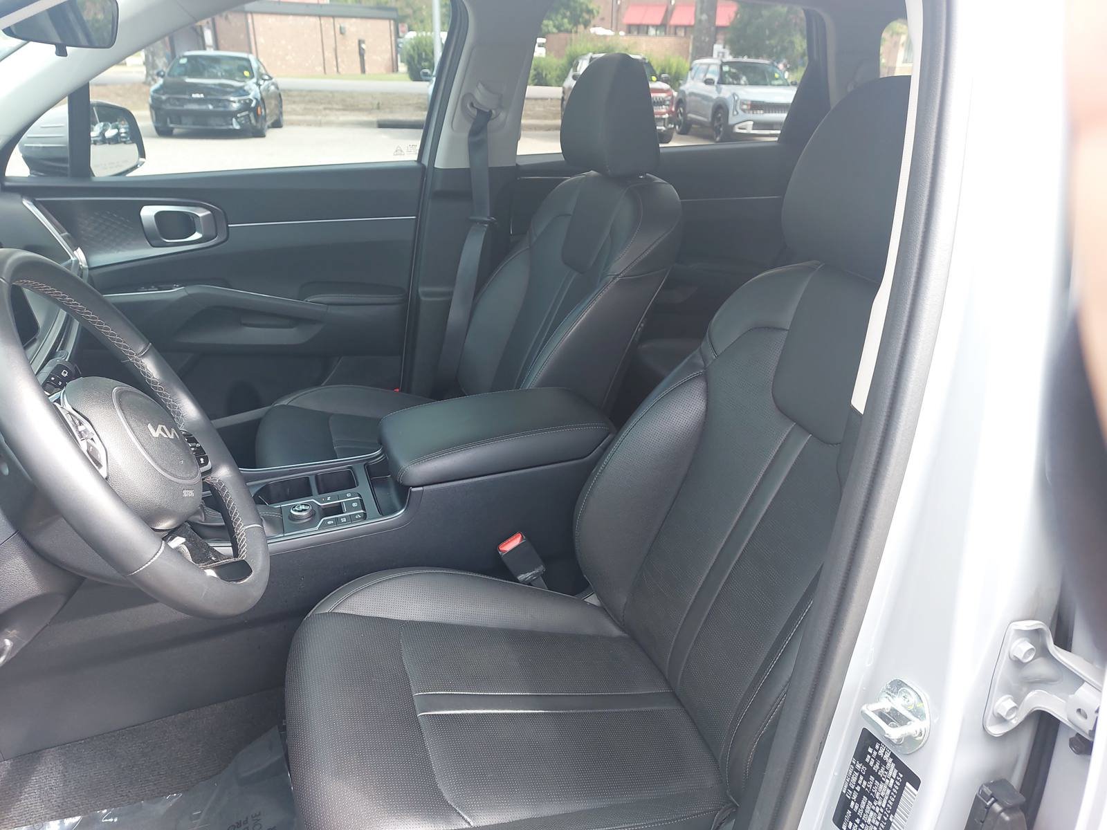Used 2024 Kia Sorento S w/ Panoramic Sunroof Package FWD image 15