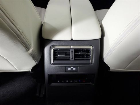 Used 2024 MAZDA CX-90 3.3 Turbo S w/ Premium Package image 15