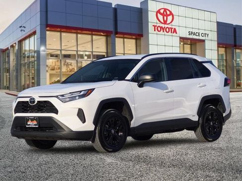 Certified 2025 Toyota RAV4 LE AWD/4WD image 2