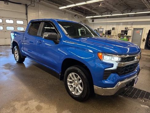 Used 2025 Chevrolet Silverado 1500 LT AWD/4WD image 8